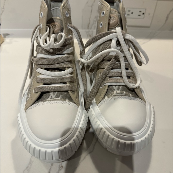 Louis Vuitton Denim Monogram Squad Sneaker - brand new - Picture 3 of 7